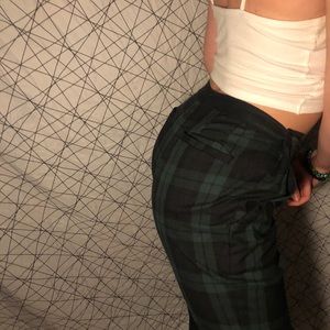 Cute thrifted skater plaid pants !!